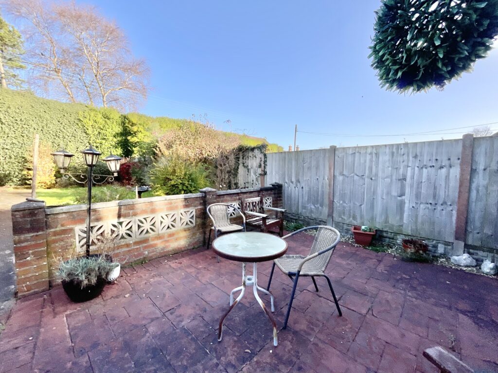 The Fillybrooks, Stone, ST15