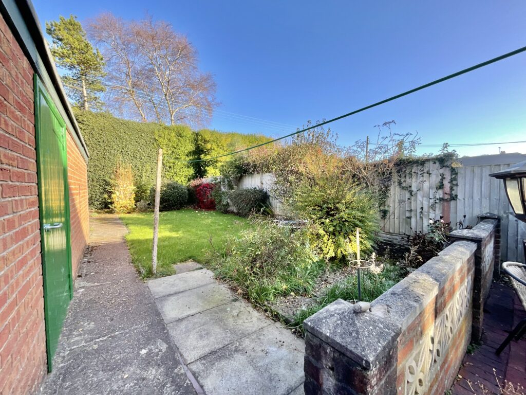 The Fillybrooks, Stone, ST15