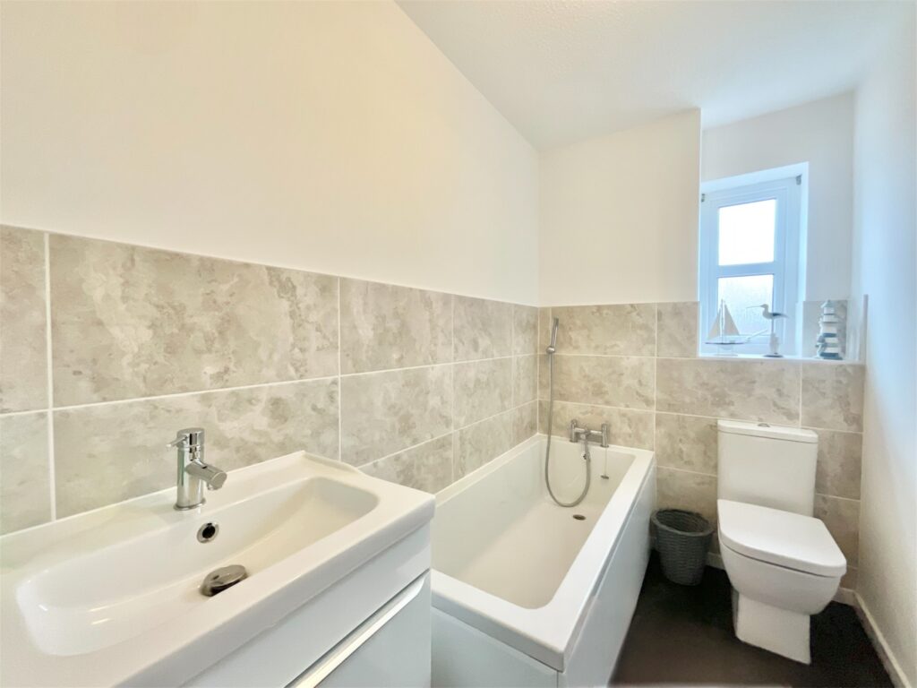 Simeon Way, Stone, ST15