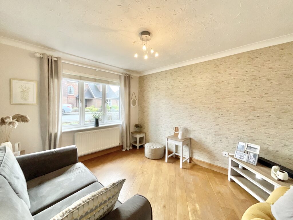 Meadowbank Avenue, Weston, ST18