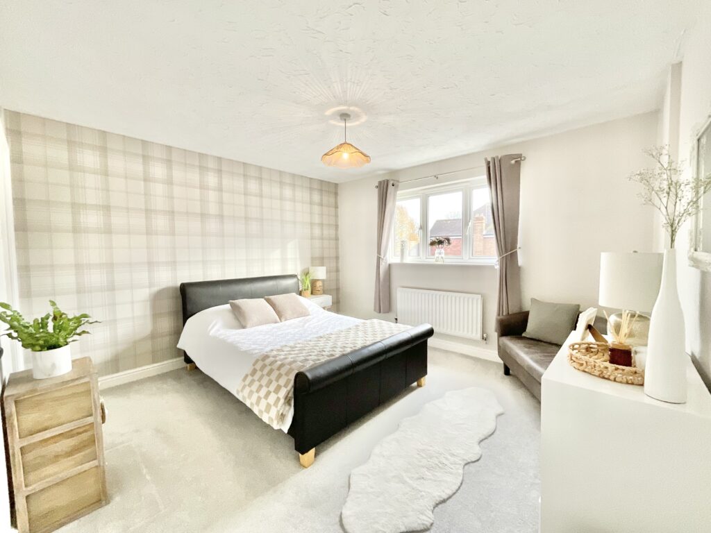 Meadowbank Avenue, Weston, ST18