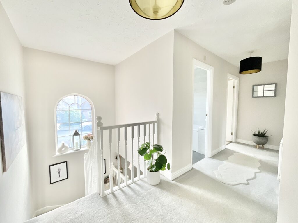 Meadowbank Avenue, Weston, ST18