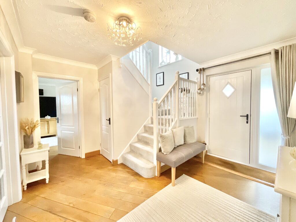 Meadowbank Avenue, Weston, ST18