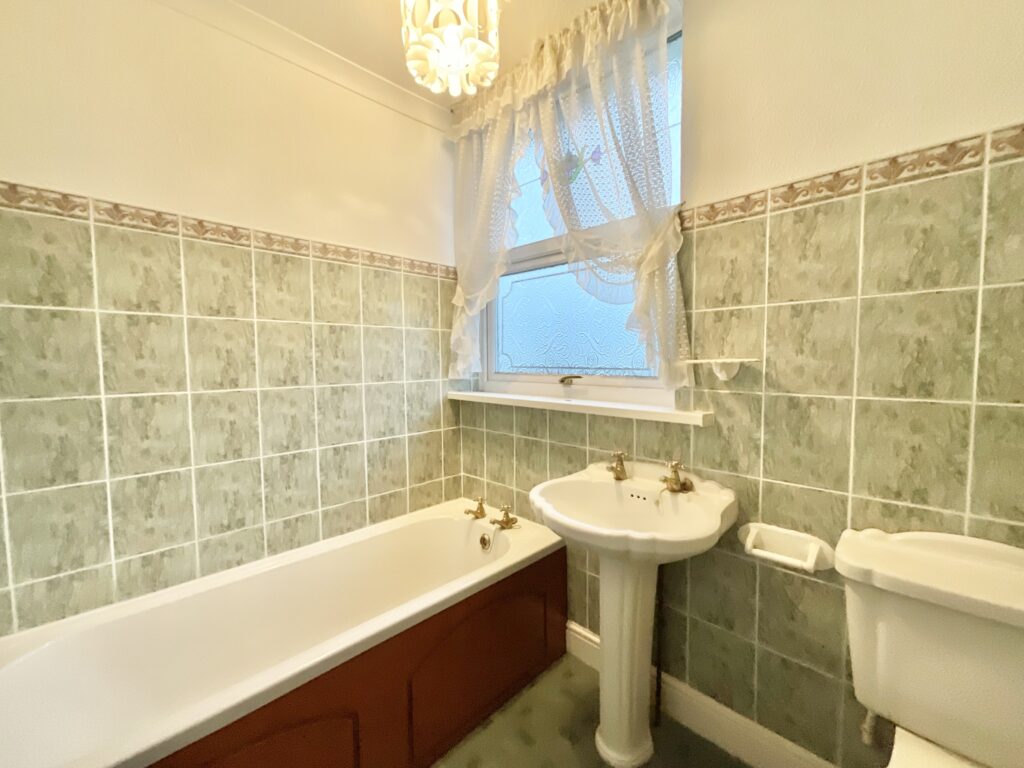 Mount Road, Stone, ST15