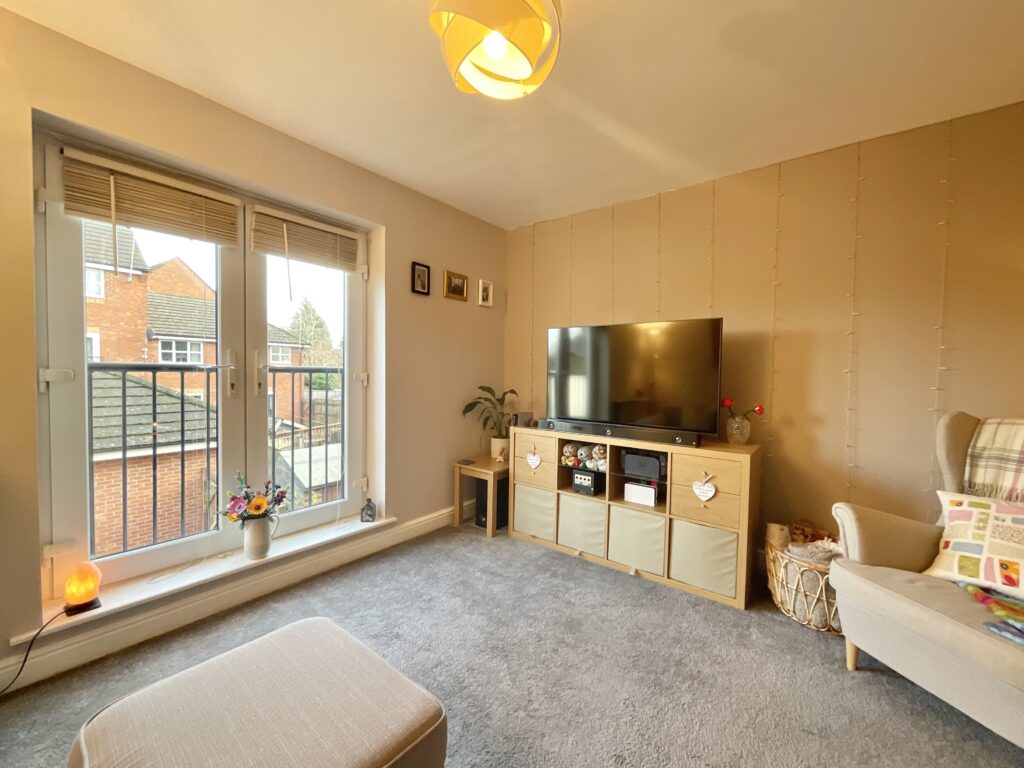 Salisbury Close, Crewe, CW2