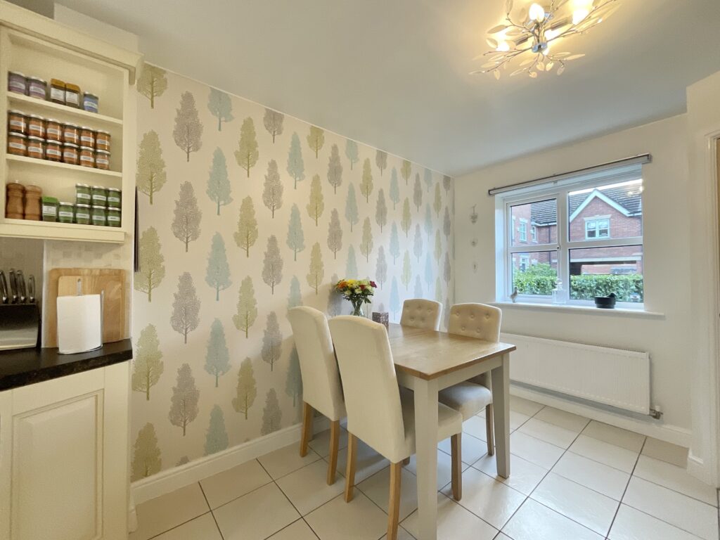 Salisbury Close, Crewe, CW2