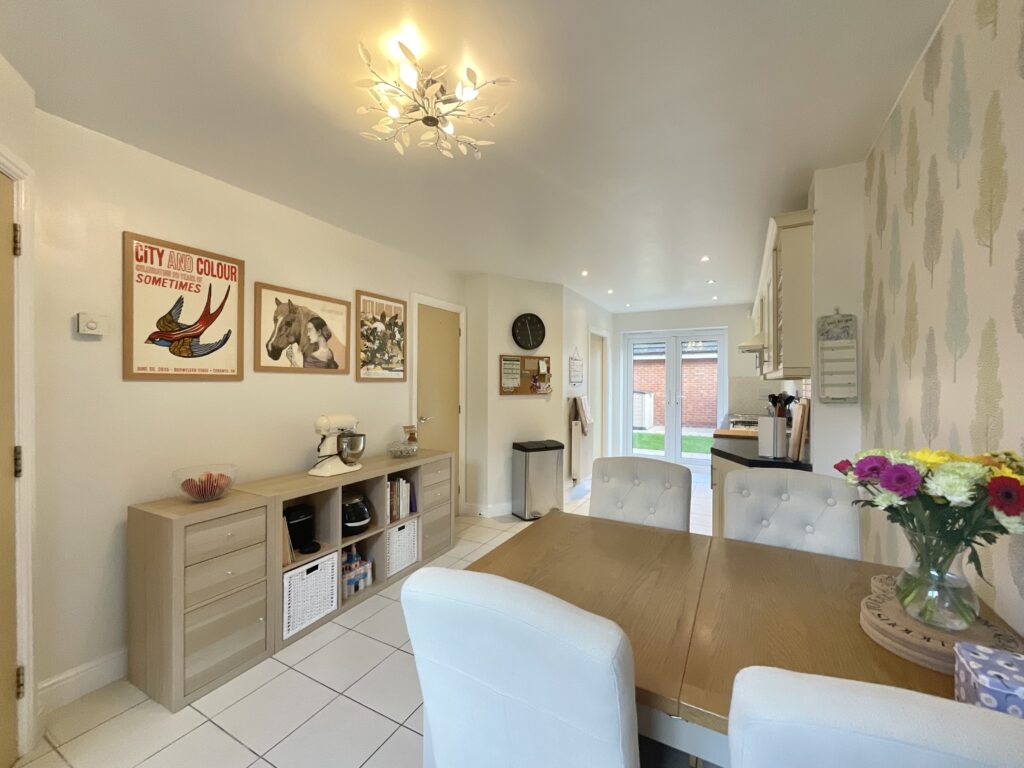 Salisbury Close, Crewe, CW2