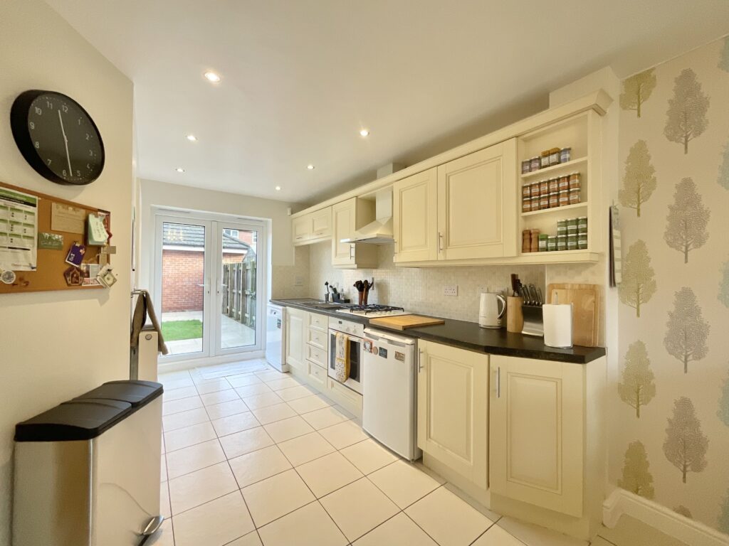 Salisbury Close, Crewe, CW2