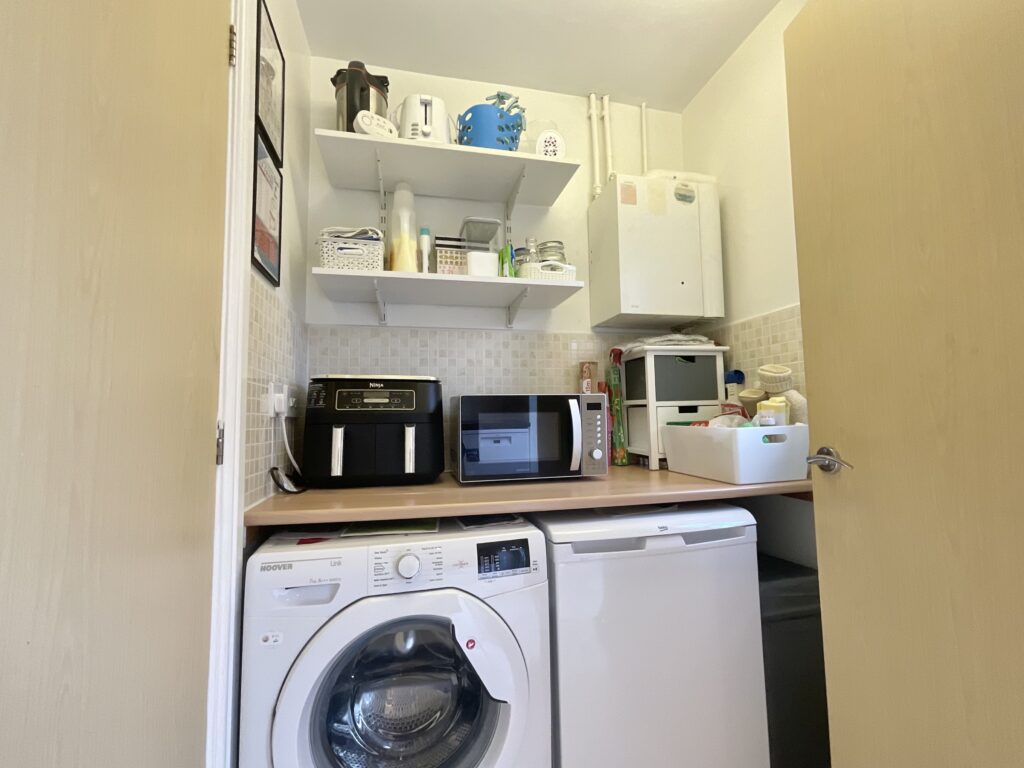 Salisbury Close, Crewe, CW2