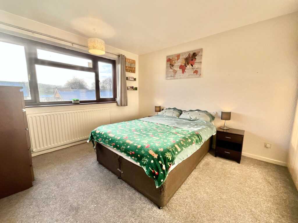 Maple Close, Cheadle, ST10