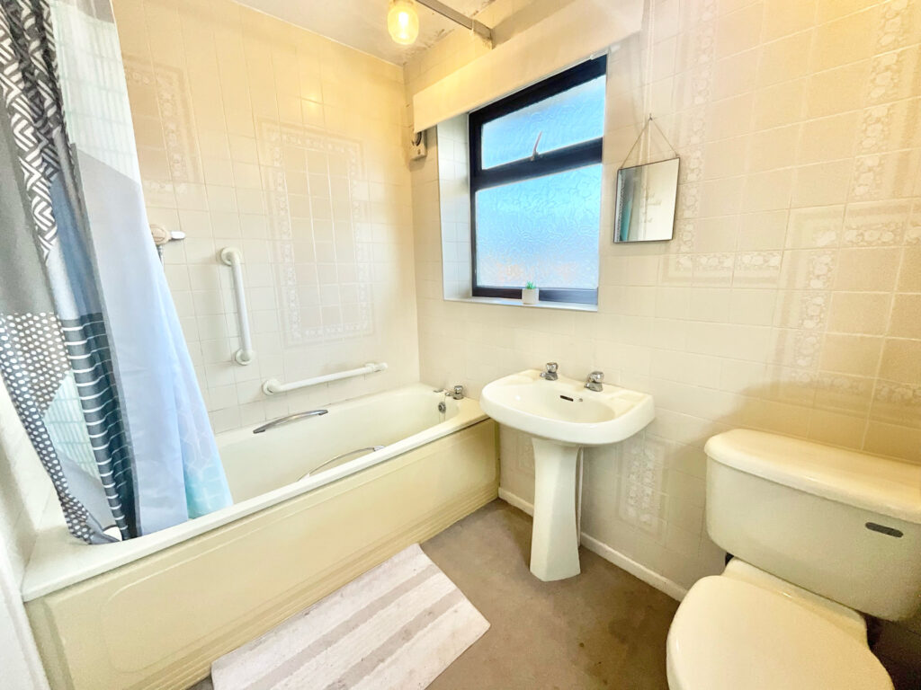 Maple Close, Cheadle, ST10