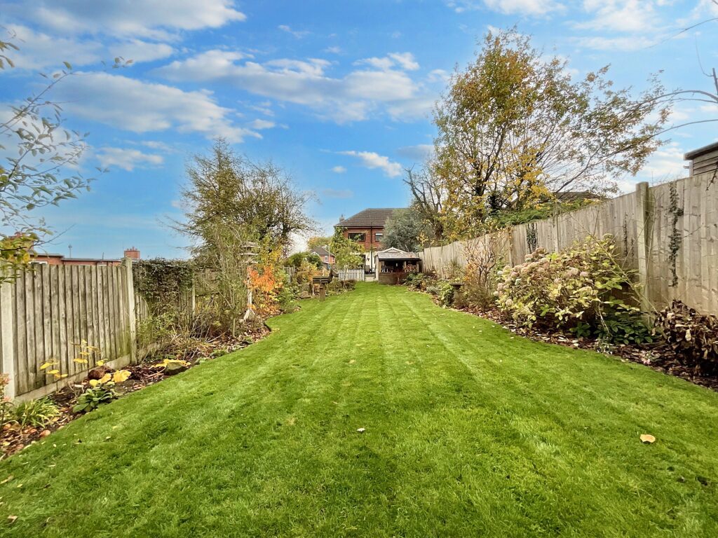 Walton Way, Stone, ST15