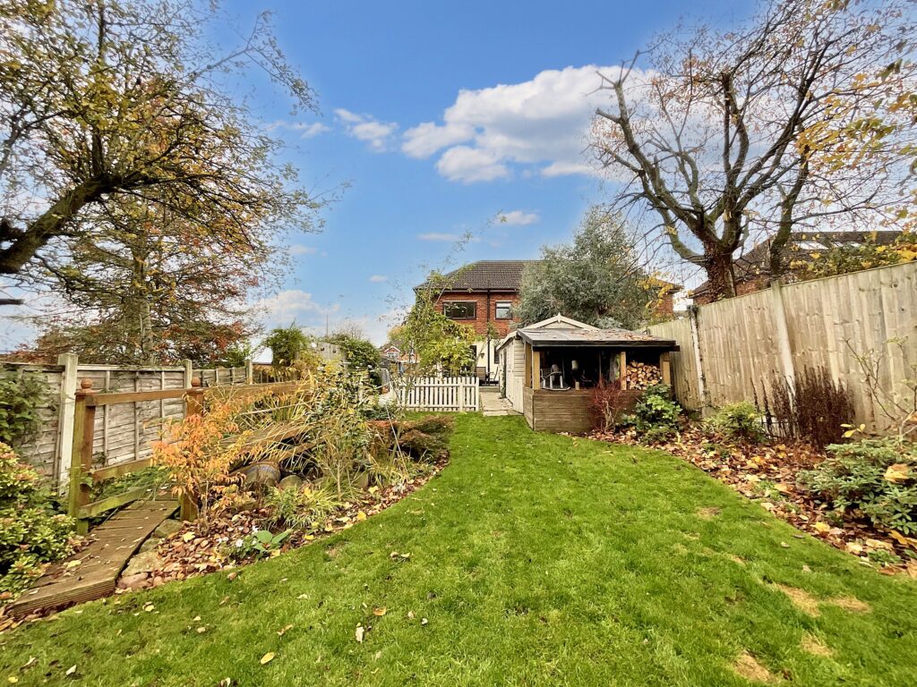 Walton Way, Stone, ST15