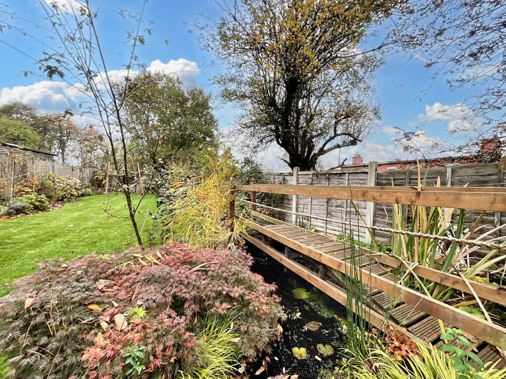 Walton Way, Stone, ST15