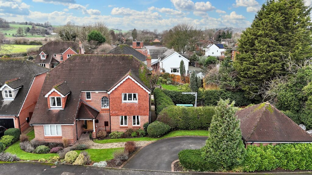 Meadowbank Avenue, Weston, ST18