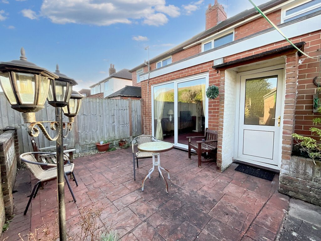 The Fillybrooks, Stone, ST15