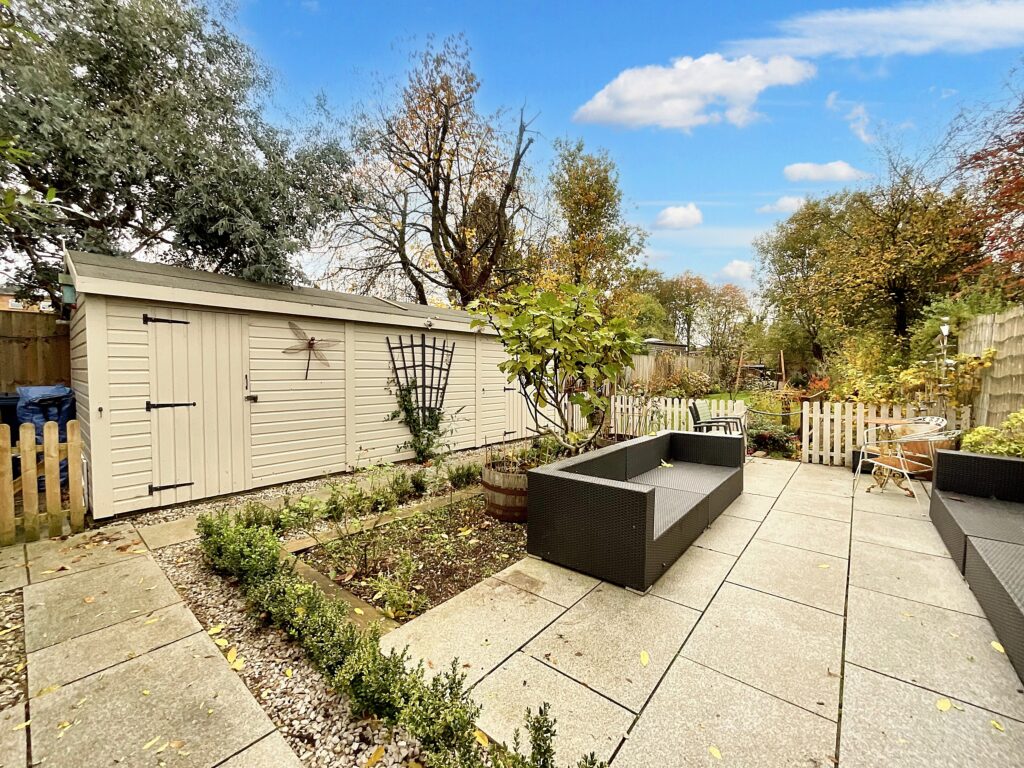 Walton Way, Stone, ST15