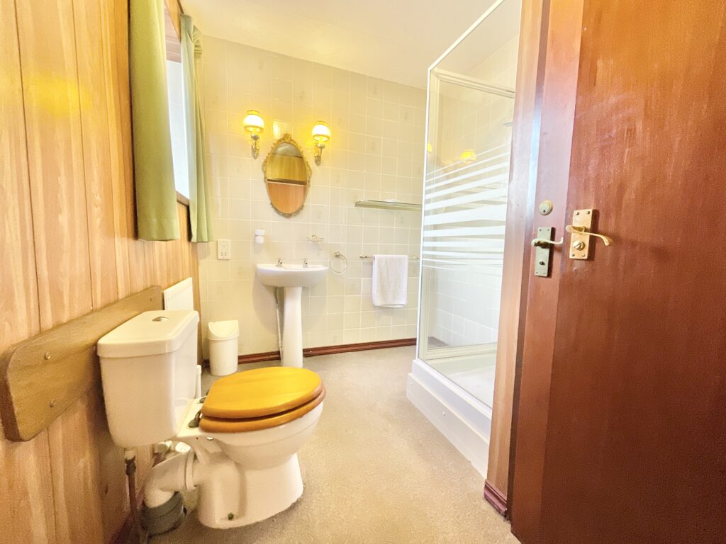 Newport Road, Haughton, ST18