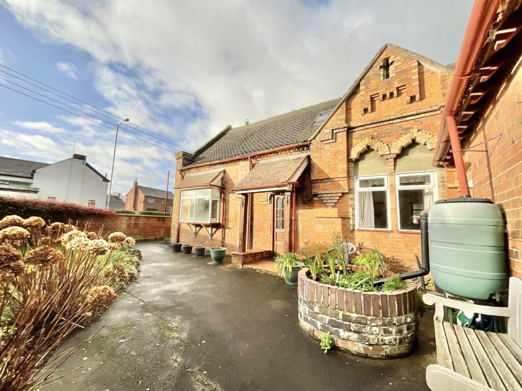 Newport Road, Haughton, ST18