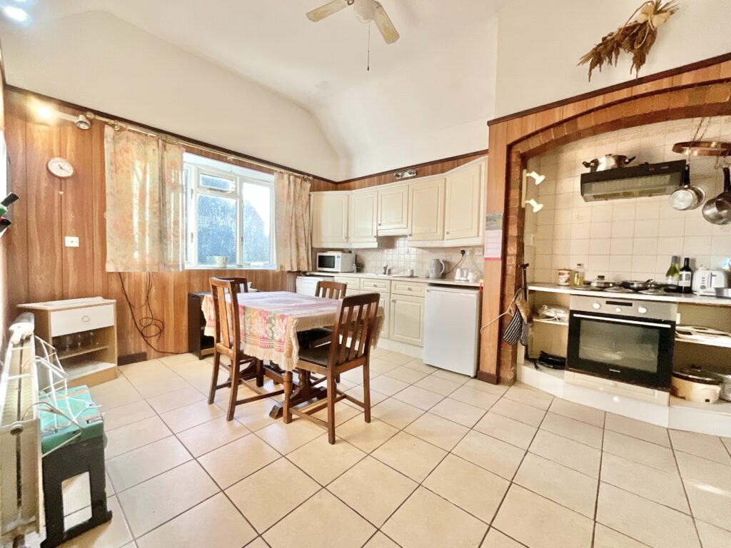 Newport Road, Haughton, ST18