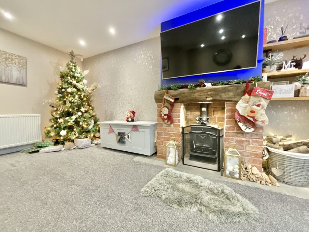 Corner Ways, Derrington, ST18