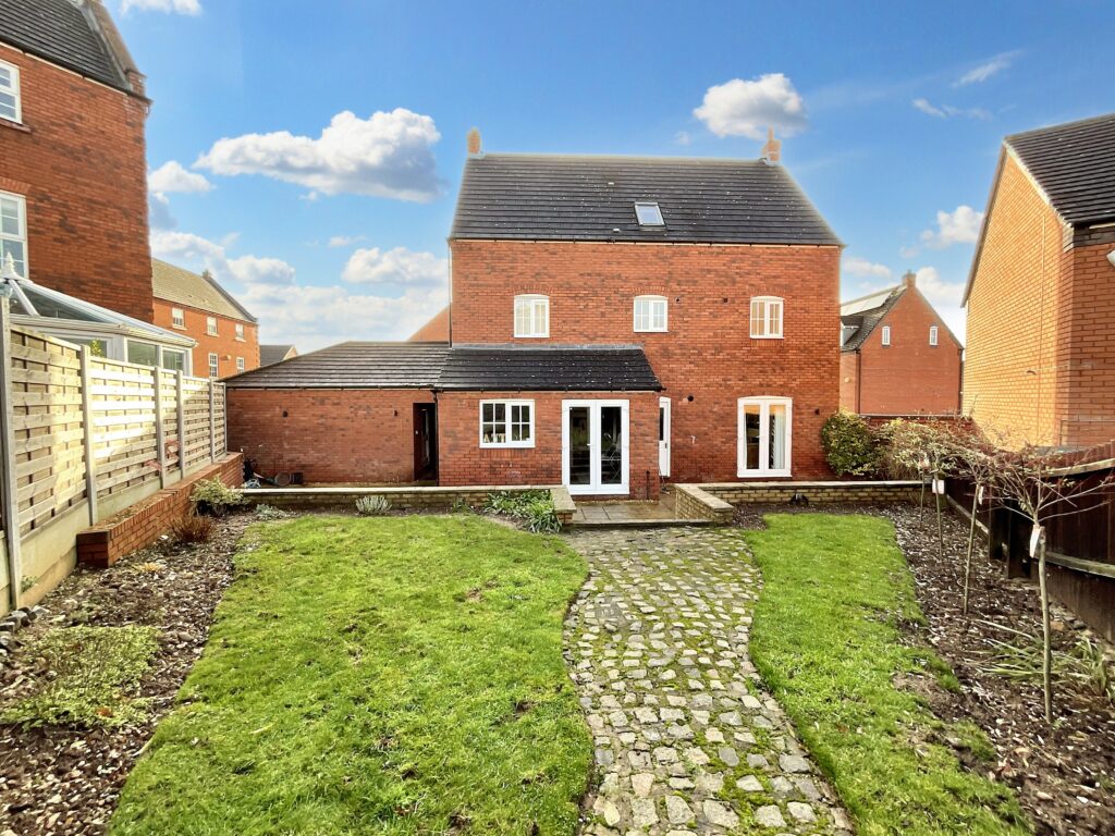 Cressey Close, Stone, ST15