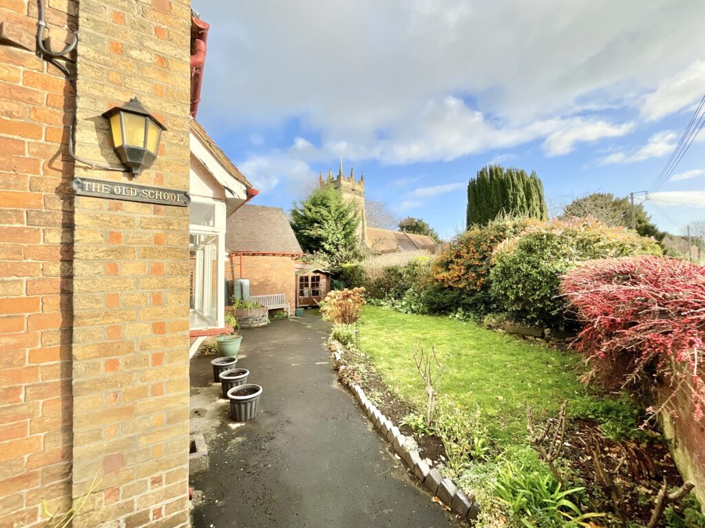 Newport Road, Haughton, ST18