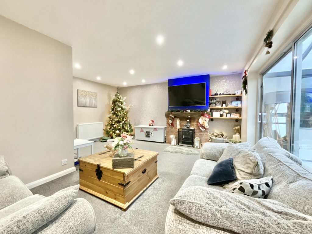 Corner Ways, Derrington, ST18