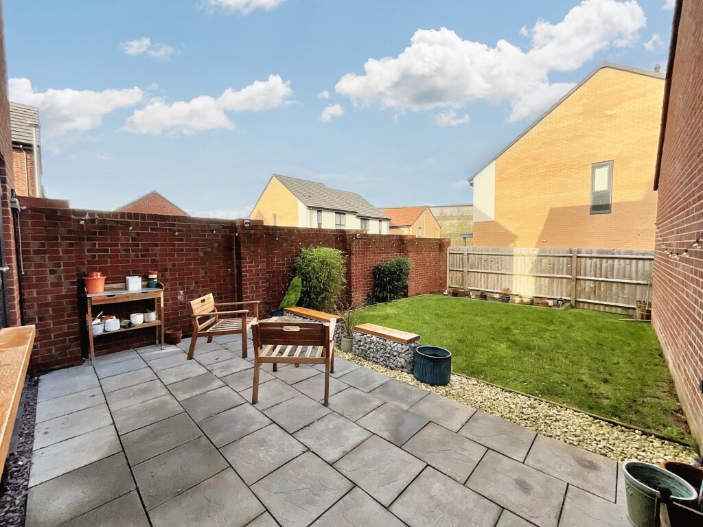 Fell Avenue, Newcastle, ST5