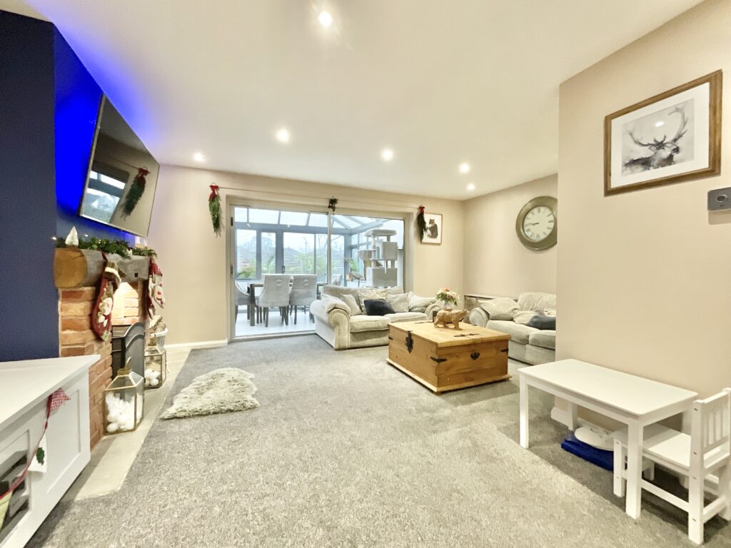 Corner Ways, Derrington, ST18