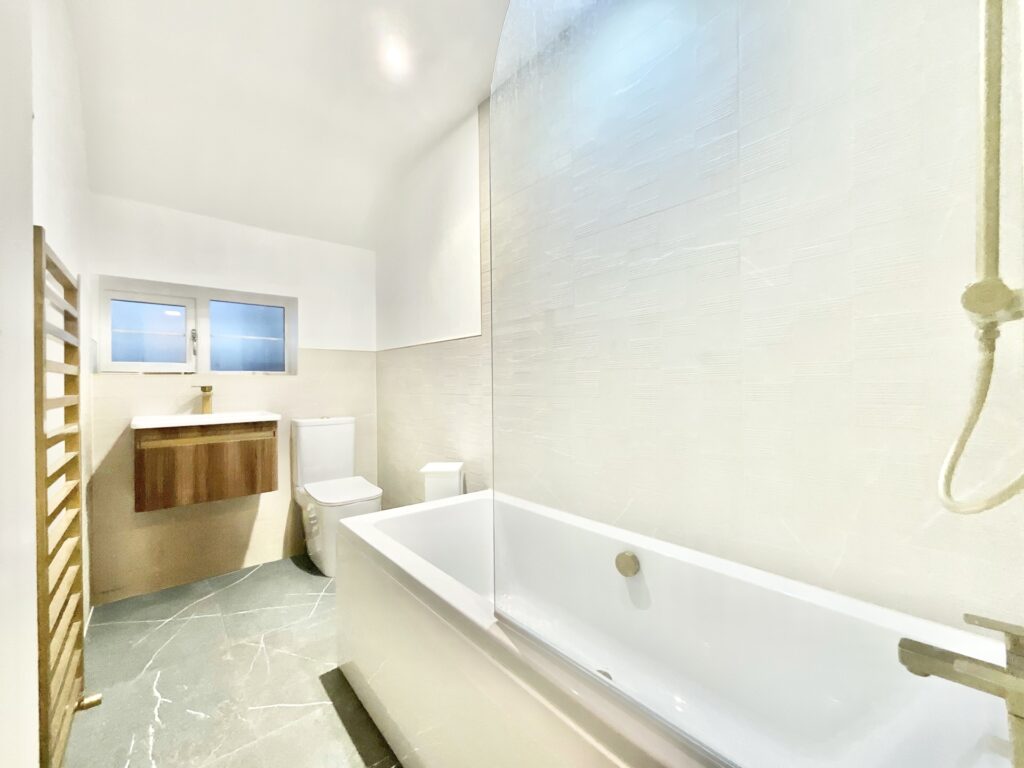 Uttoxeter Road, Blythe Bridge, ST11