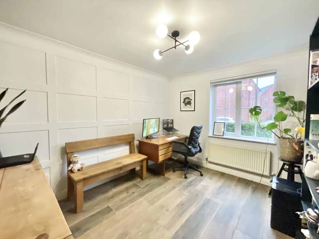 Cressey Close, Stone, ST15