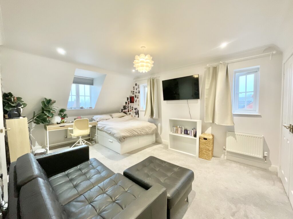 Cressey Close, Stone, ST15