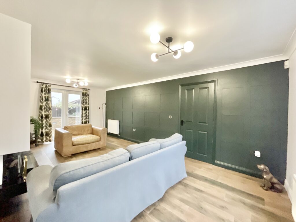 Cressey Close, Stone, ST15