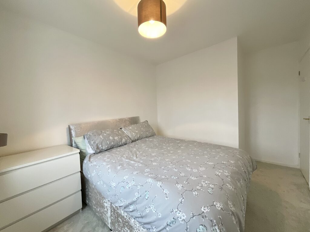 Vine Close, Hixon, ST18