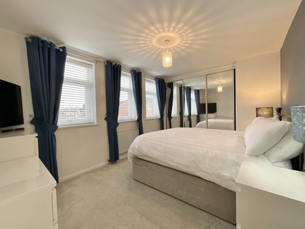 Vine Close, Hixon, ST18