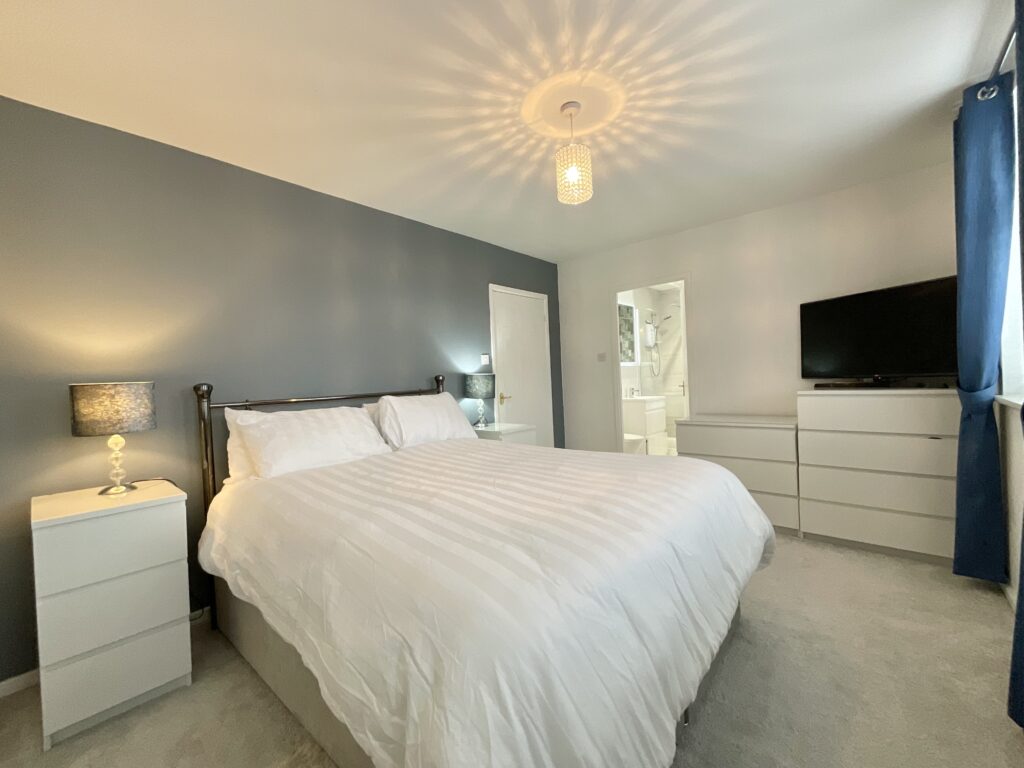 Vine Close, Hixon, ST18