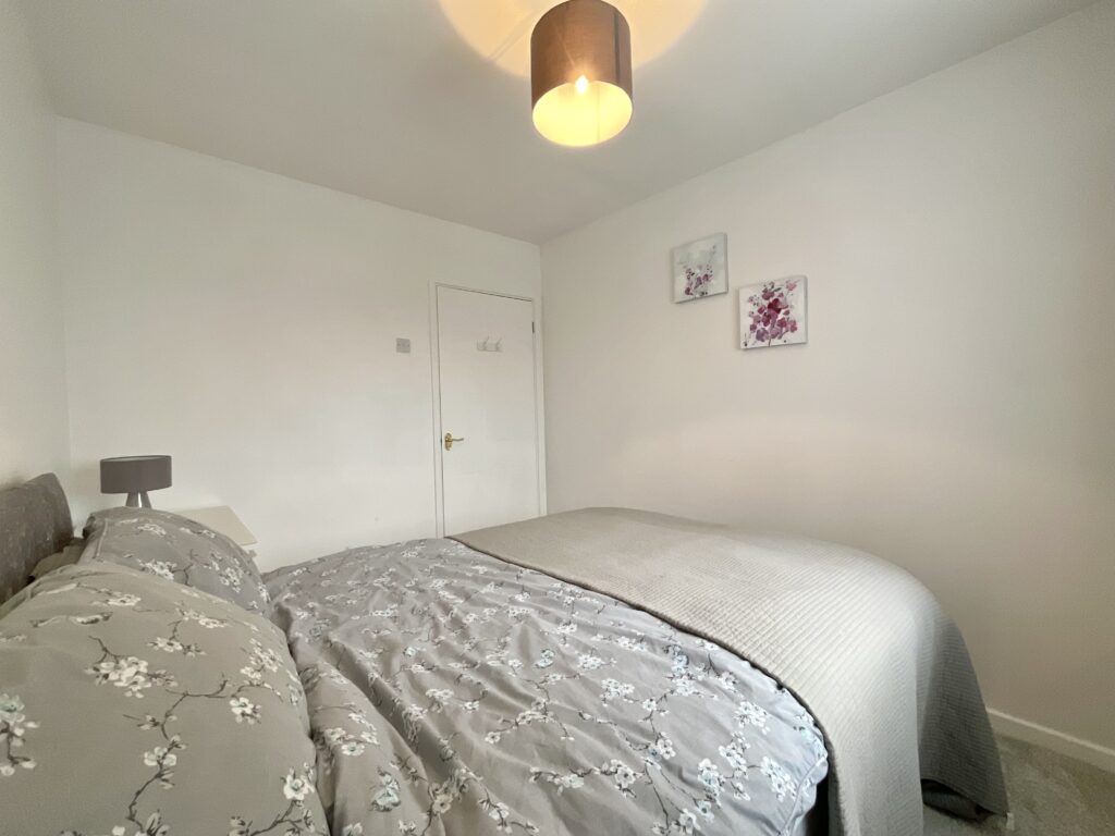 Vine Close, Hixon, ST18