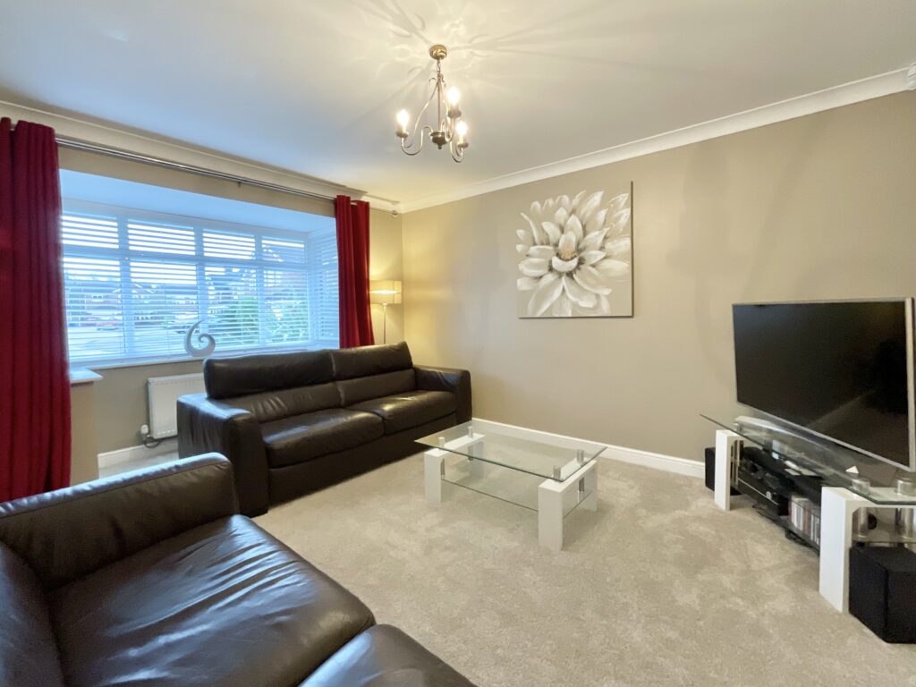 Vine Close, Hixon, ST18