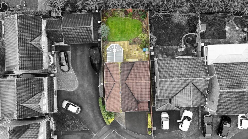 Vine Close, Hixon, ST18