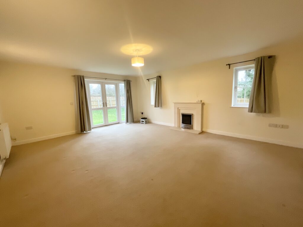 Elm Close, Great Haywood, ST18