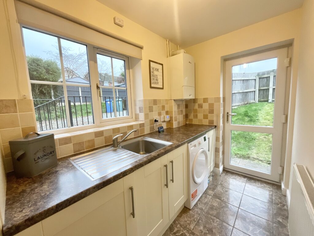 Elm Close, Great Haywood, ST18