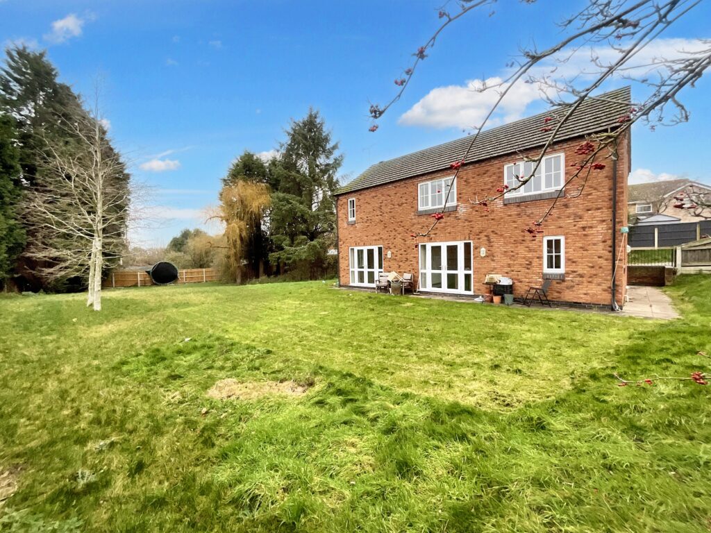 Elm Close, Great Haywood, ST18