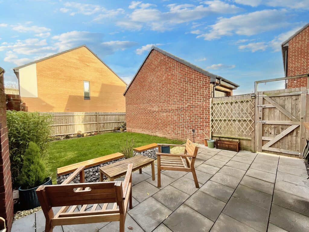 Fell Avenue, Newcastle, ST5