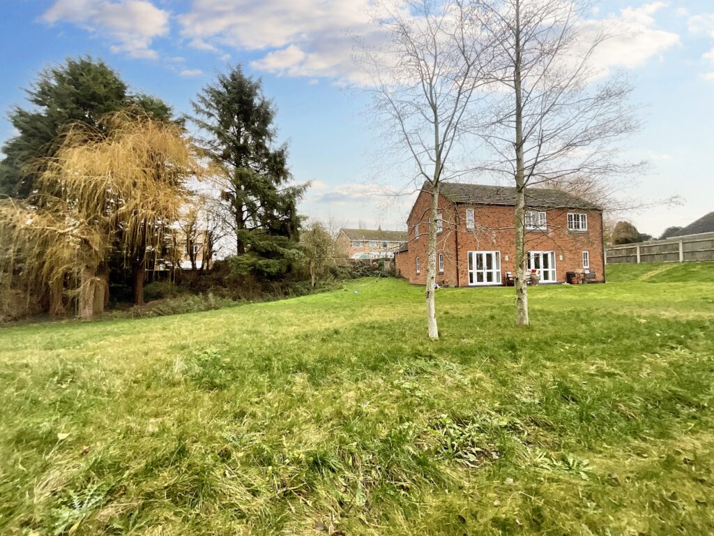 Elm Close, Great Haywood, ST18