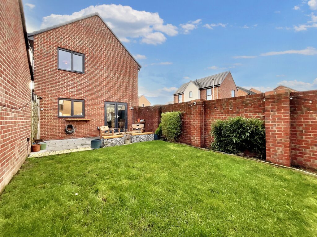 Fell Avenue, Newcastle, ST5