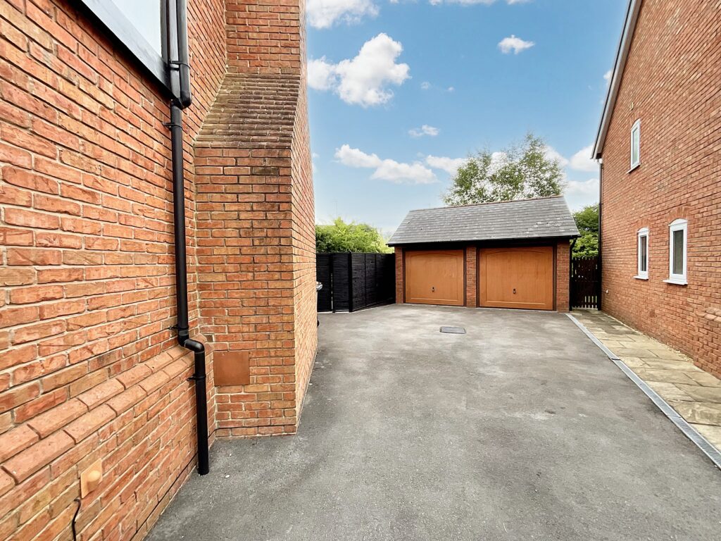 Chiltern Close, Weston, CW2