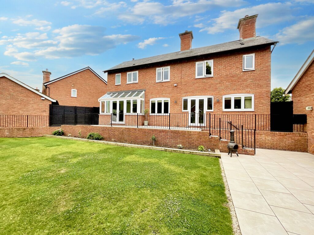 Chiltern Close, Weston, CW2