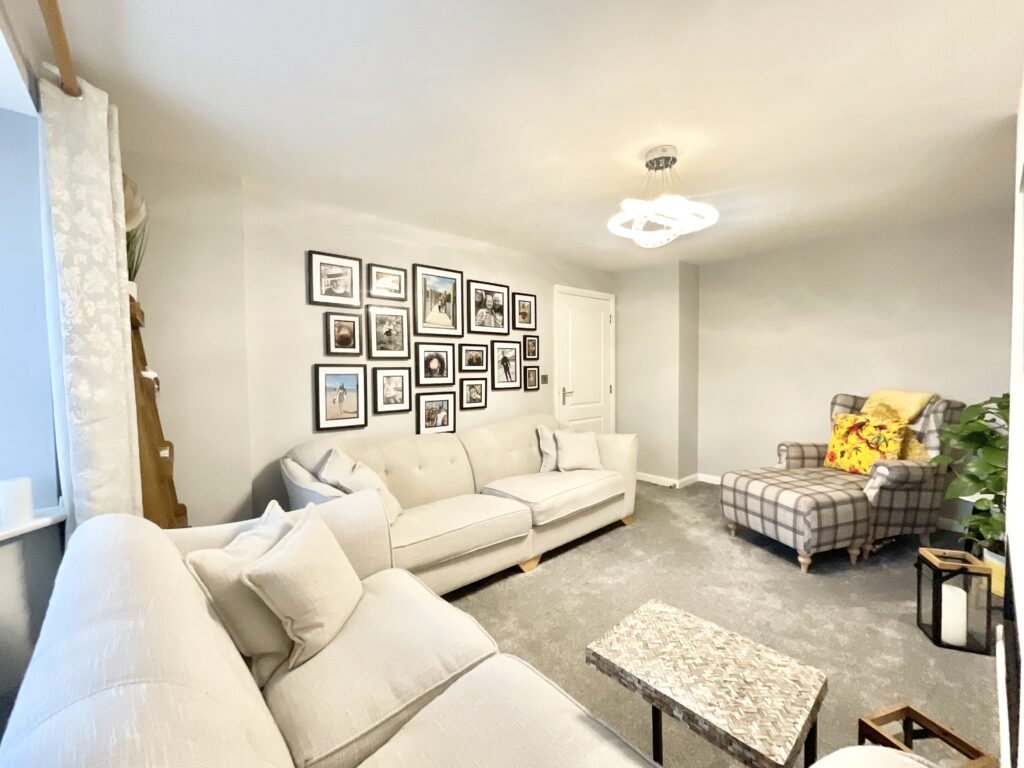 Hollingworth Close, Yarnfield, ST15