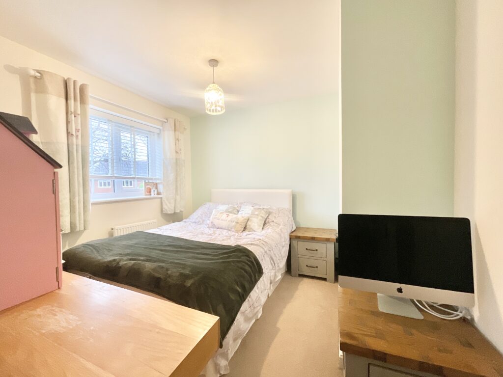 Hollingworth Close, Yarnfield, ST15